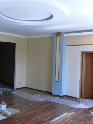 Установка потолков и их отделка в ремонте квартир и коттеджей